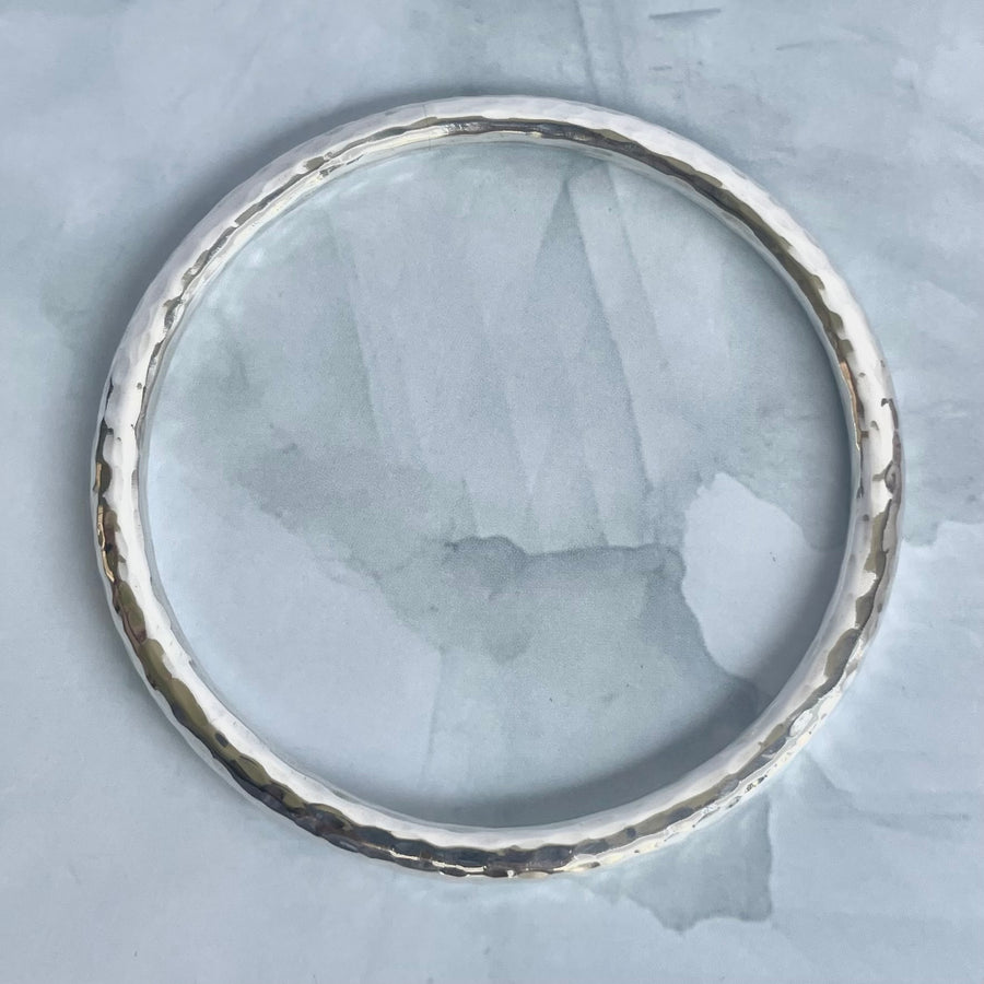 HAMMERED BANGLE silver bracelet