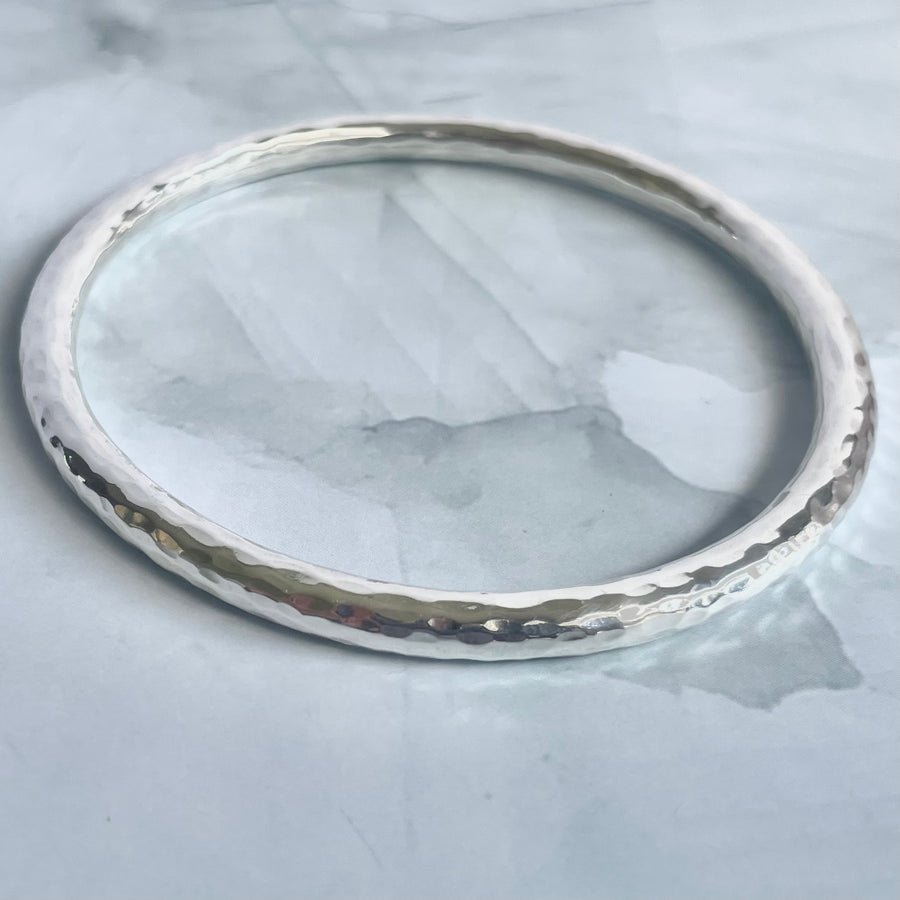 HAMMERED BANGLE silver bracelet