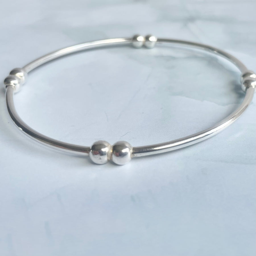 BEADS ON BANGLE silver bracelet