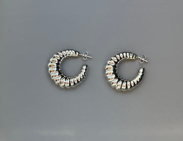 SHRIMP HOOP silver earrings