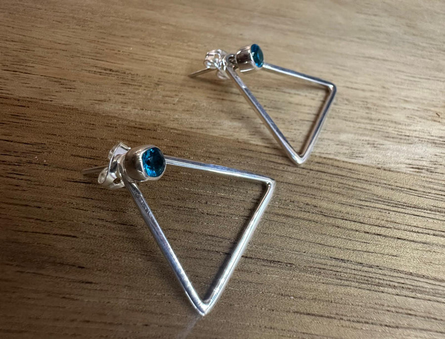TRIANGLE STUD sulver earrings