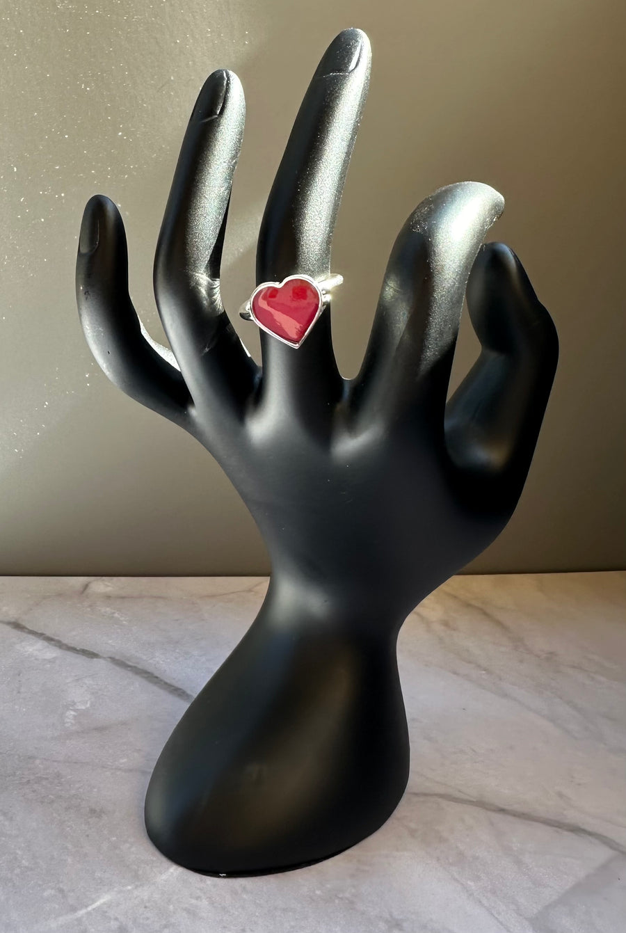 QUEEN OF HEARTS silver ring