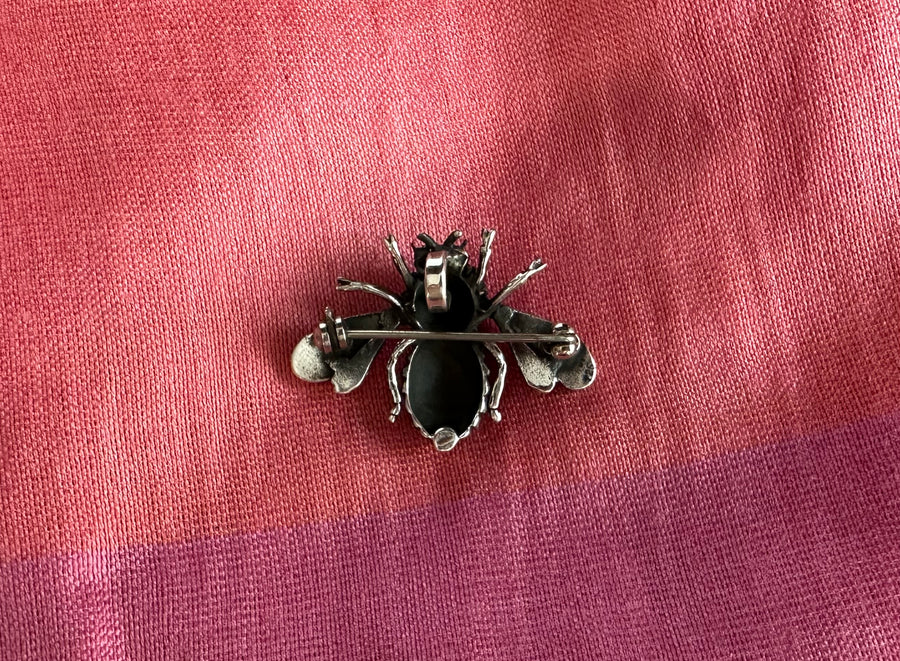 BUMBLE BEE silver brooch