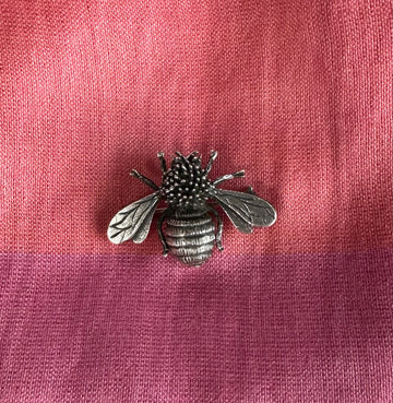 BUMBLE BEE silver brooch