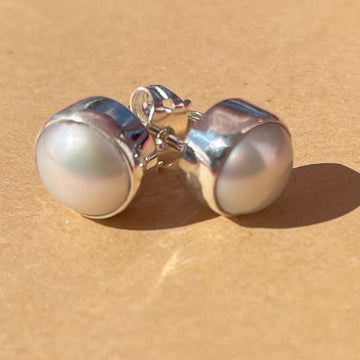 Pearl & Silver stud earrings