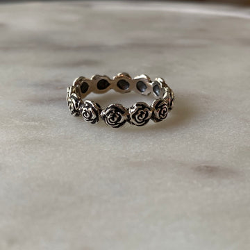 Roses silver ring